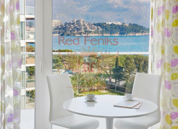 Zu verkaufen Apartment mit einem Schlafzimmer in Budva und Panoramablick auf das Meer.