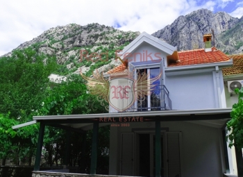Semi-detached house in Orahovac for sale, Kotor, Montenegro.