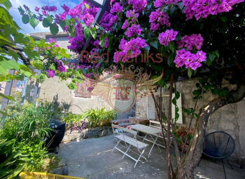 For sale - lovely stone house in the heart of Perast.