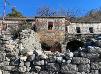 Zu verkaufen – Steinhaus mit einer Fläche von 68 m2 auf einem 850 m2 großen Grundstück in einer schönen Gegend von Kameno, Herceg Novi.