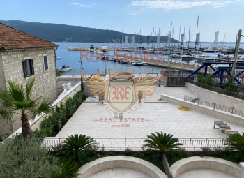 Apartment for sale located on the first line in Meljine, Herceg Novi, with an total area of 50m2.