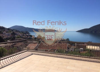 Apartment with 2 bedrooms located in Igalo, near the main road, Montenegro, 150 metres from the sea, second floor.
