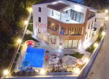 For sale Mini hotel business in Herceg Novi
Plot 512m2 hotel for 50 guests + has a guest house, swimming pool, jacuzzi,
kitchen + dining room accommodates about 25 people, recreation area, private parking 460 m2.