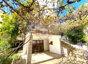 For sale beautiful house in Budva

The house has four floors.