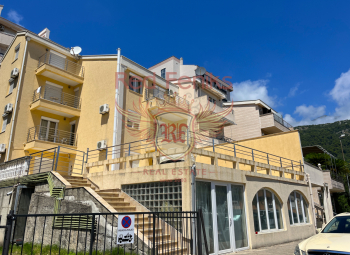 Zu verkaufen großes Haus in Budva mit Meer- und Bergblick.