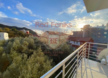 Spacious apartment in Bečići, Montenegro,
Area of the apartment 58 m2.