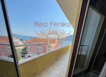 For sale!

Beautiful fully furnished apartment with the sea view, located in popular area of Herceg Novi just few steps from the sea.