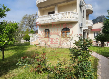 For sale
Two houses on a plot in Sutomore below the highway.