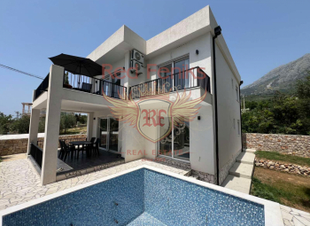 For sale

Villa characteristics:

— area of ​​a two-story villa 150 m2
— land area 300 m2

Structure of the villa:
On the ground floor there is an entrance hall, living room, kitchen, two bedrooms, a bathroom, a spacious terrace, an external staircase.