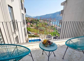 Luxury studio for sale with sea view in Kotor Dobrota
Studio for sale with a total area of 38m2 in a new complex with a swimming pool, f
ully furnished and equipped with all necessary equipment.