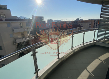 For sale four bedrooms apartment in the center of Budva 

Area of the apartment 133 m2 and located on the 6th floor.