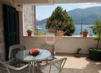 For sale Three bedroom apartment in first line with sea view in Strp.