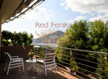 Luxury one-bedroom apartment for sale in the complex on the first line 
From the terrace overlooking the sea, Budva and beautiful mountains.