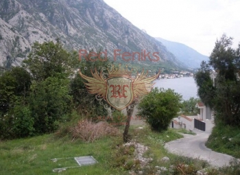 For sale a flat plot with a sea view
969 m2.