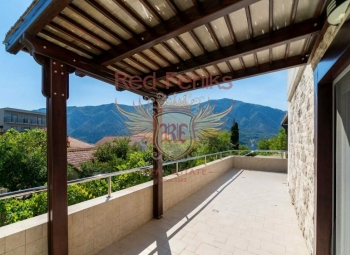 for sale apartment with a total area of ​​75m2 in Kotor, Dobrota

The apartment is on the first floor with a terrace and a garden of 25m2.
