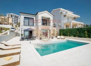 Zu verkaufen moderne Villa in Becici mit Panoramablick auf das Meer.