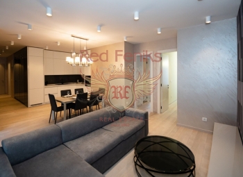 Na prodaju luksuzan stan  u Budvi, prvi red

Površina stana 89m2 + 30m2 zelene površine.