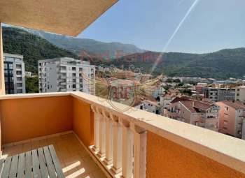 Apartment mit drei Schlafzimmern in Budva mit Meerblick.