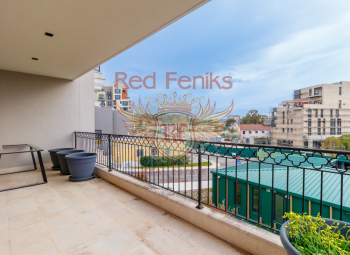 Discover this stylish and modern two-bedroom apartment ideally located next to Boka Place in the prestigious Porto Montenegro area.