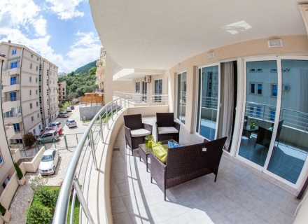 Kondo kompleks sa bazenom u Petrovcu, Hotel in Montenegro zum Verkauf, Hotelkonzeptwohnungen zum Verkauf in Becici