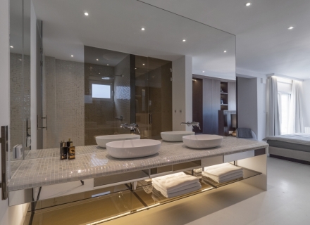 Panoramski luksuzni penthouse sa bazenom u Rafailovićima., Nekretnine u Crnoj Gori, prodaja nekretnina u Crnoj Gori, stanovi u Region Budva