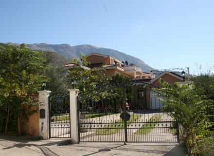 Villa u Kavac, Nekretnine Crna Gora, nekretnine u Crnoj Gori, Region Tivat prodaja kuća
