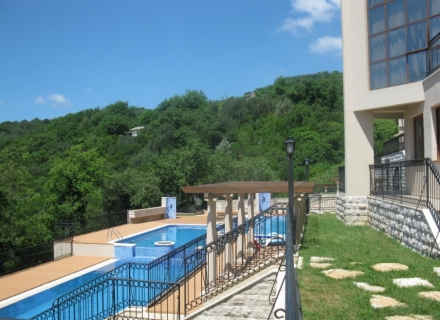 Wohnkomplex in Herceg Novi, Hotelzimmer in Europa Investition mit garantierten Mieteinnahmen, Serviced Apartments zum Verkauf