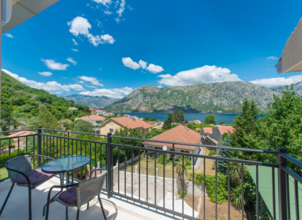 Nowa, nowoczesna willa z basenem w Stoliwie, zaledwie kilka minut od plaży, kup dom w Czarnogórze, kup willę w Kotor-Bay, Willa blisko morza Dobrota