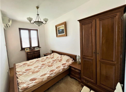 Herceg Novi Kamenari'de geniş deniz manzaralı dubleks daire, Karadağ da satılık ev, Montenegro da satılık ev, Karadağ da satılık emlak