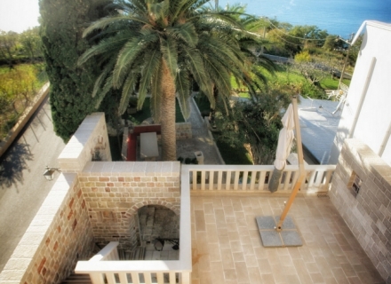 Einzigartige Villa in Rezevici, Skoci Devojka, Haus mit Meerblick zum Verkauf in Montenegro, Haus in Montenegro kaufen