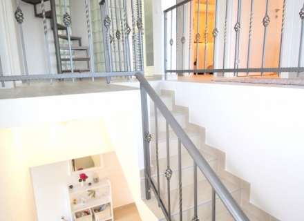 Panorama-Haus mit Meerblick in Budva, Montenegro Immobilien, Immobilien in Montenegro