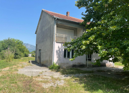 Kuca za renoviranje, Nekretnine Crna Gora, nekretnine u Crnoj Gori, Central region prodaja kuća