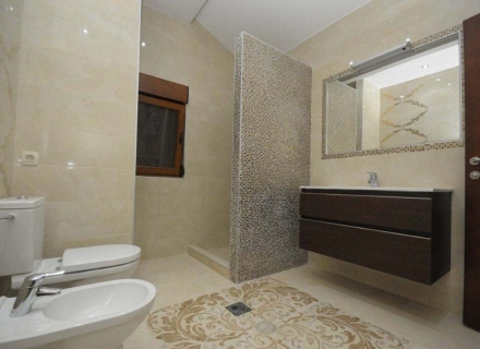 Prelepa kamena villa sa panoramskim pogledom na more u Budvi, prodaja kuća Crna Gora, kupiti vilu u Region Budva, vila blizu mora Becici