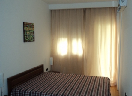 Budva'da iki odalı bir daire, Karadağ satılık evler, Karadağ da satılık daire, Karadağ da satılık daireler