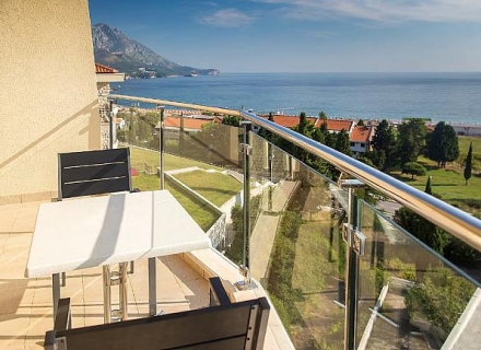 Luxuswohnungen in der Anlage in Becici, Hotel in Montenegro zum Verkauf, Hotelkonzeptwohnungen zum Verkauf in Becici
