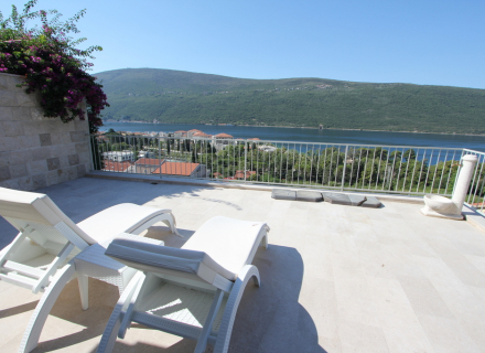 Havuzlu ve muhteşem deniz manzaralı ev, Baosici satılık müstakil ev, Baosici satılık müstakil ev, Herceg Novi satılık villa