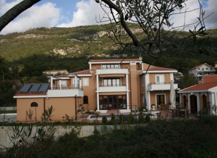 Villa u Kavac, prodaja kuća Crna Gora, kupiti vilu u Region Tivat, vila blizu mora Bigova