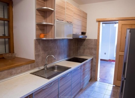 Velika vila na obali Zaliva u Stolivu, Dobrota kuća kupiti, kupiti kuću u Crnoj Gori, kuća s pogledom na more u Crnoj Gori