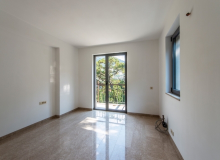 Erstaunliche Luxusapartments zum Verkauf mit Blick auf die Bucht und die Altstadt von Kotor, Villa in Kotor-Bay kaufen, Villa in der Nähe des Meeres Dobrota