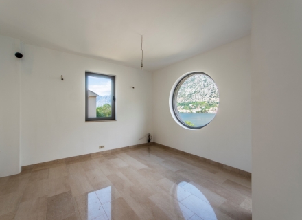 Erstaunliche Luxusapartments zum Verkauf mit Blick auf die Bucht und die Altstadt von Kotor, Haus mit Meerblick zum Verkauf in Montenegro, Haus in Montenegro kaufen