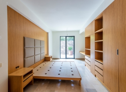 Erstaunliche Luxusapartments zum Verkauf mit Blick auf die Bucht und die Altstadt von Kotor, Kotor-Bay Hausverkauf, Dobrota Haus kaufen, Haus in Montenegro kaufen