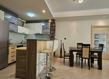 Apartament z trzema sypialniami w Budvie, apartament z widokiem na morze Na sprzedaż w Czarnogórze, kupić mieszkanie w Budva, dom w Region Budva kup