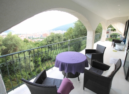 Panorama-Haus mit Meerblick in Budva, Villa in Region Budva kaufen, Villa in der Nähe des Meeres Becici