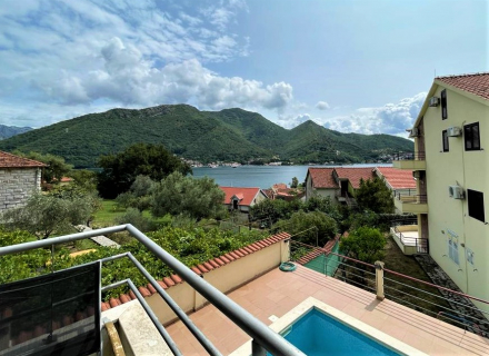 Herceg Novi Kamenari'de geniş deniz manzaralı dubleks daire, Karadağ da satılık ev, Montenegro da satılık ev, Karadağ da satılık emlak