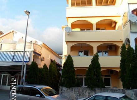 Hotel zum Verkauf in Budva, Montenegro.