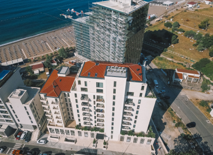 Luxuriöse Zweizimmerwohnung in erster Linie in Bečići, Wohnungen in Montenegro, Wohnungen mit hohem Mietpotential in Montenegro kaufen