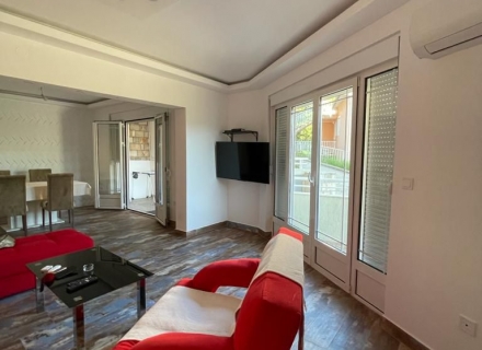 Geniş 2 yatak odalı daire Herceg Novi'de, Karadağ da satılık ev, Montenegro da satılık ev, Karadağ da satılık emlak
