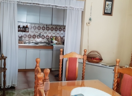 Trospratna kuca u Muo na prvoj liniji do mora, Dobrota kuća kupiti, kupiti kuću u Crnoj Gori, kuća s pogledom na more u Crnoj Gori