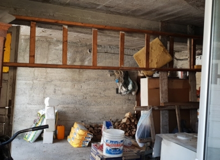 Trospratna kuca u Muo na prvoj liniji do mora, kuća blizu mora Crna Gora, kuća Crna Gora prodaja, kuća Crna Gora