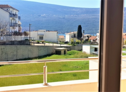 Dvosoban stan s pogledom na more u blizini Porto Novog, Nekretnine u Crnoj Gori, prodaja nekretnina u Crnoj Gori, stanovi u Herceg Novi